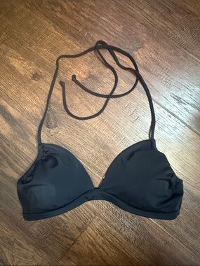 🖤 Victorias Secret Black Triangle Halter Bikini Top 🖤